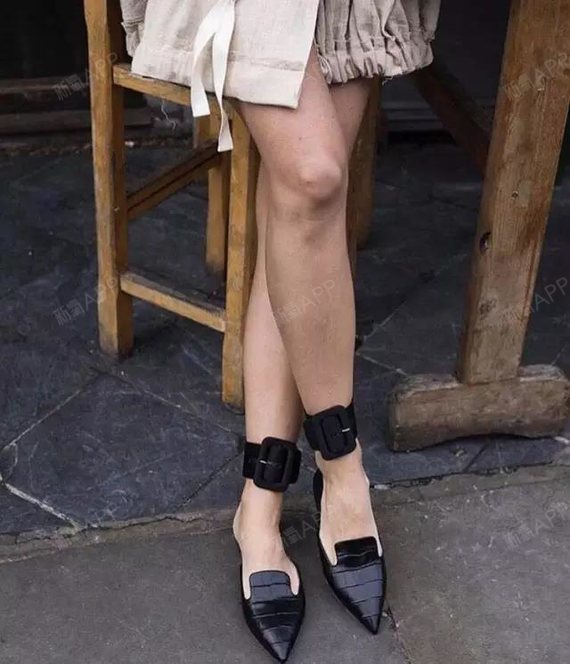 仙女们都戴着"脚铐"出门了,你还在露脚踝?