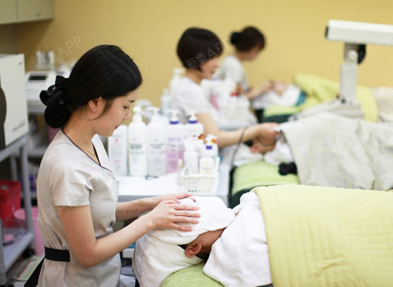 韩国原辰整形外科医院敏感肌肤能做光子嫩肤吗