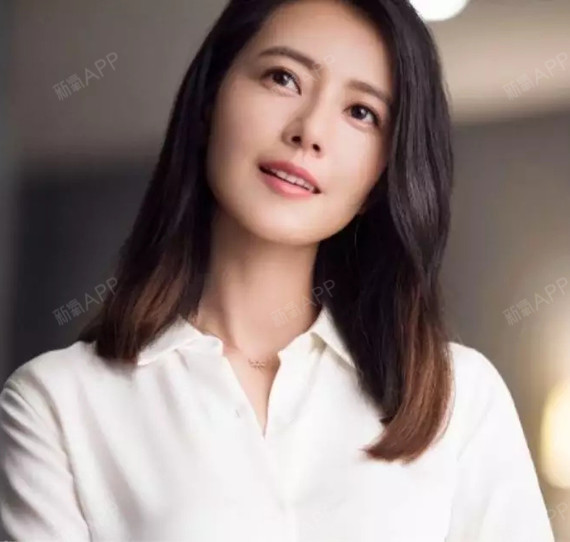 美到令人发指的女神,迷人微笑 整齐大白牙是标配,追求