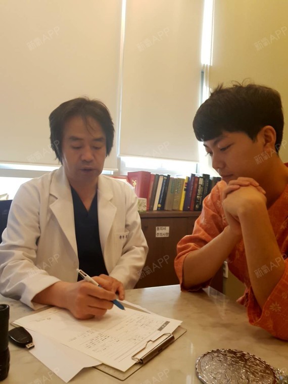 ow | 眼部 | 鼻部 | 面部轮廓 | 激光美肤 | 开眼角 |