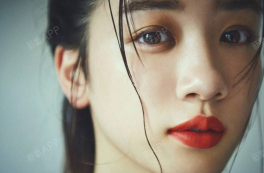 大饼脸侧脸是怎样的,小仙女过年吃不胖的秘诀