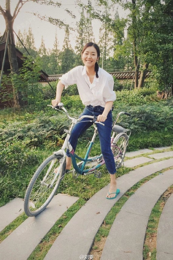 大表姐刘雯真是天生的衣服架子啊,穿什么都有股高级的