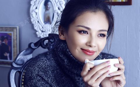 刘涛出轨小鲜肉这个爆料一开始是由某著名网