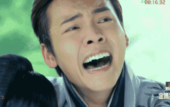 不过作为靠面部表情来塑造角色灵魂的演员,单侧挑眉的习惯总是让人很