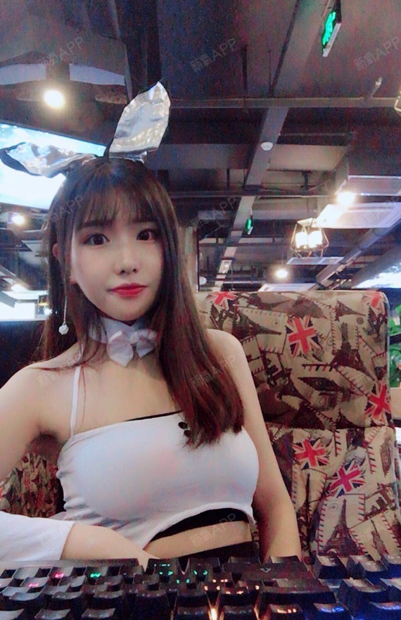 新氧- 花寻佳 | 胸部 | 隆胸 | 假体隆胸 | 术后当自强 | 南京同城