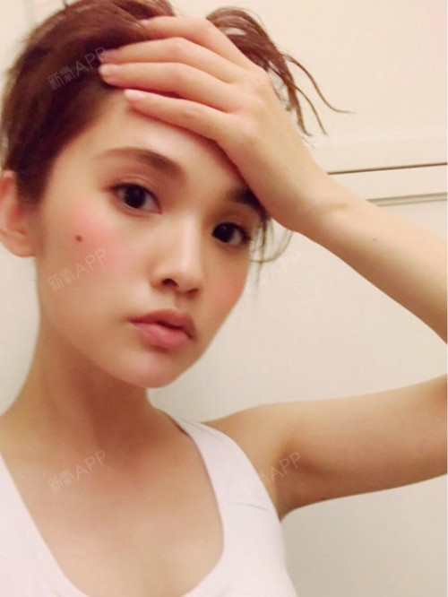 还记得前几天吴昕直播洗脸的视频吗?视频中吴