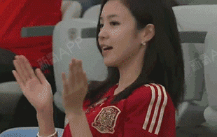 韩国美女主播张艺媛相隔四年,又现身俄罗斯观看世界杯,甜美笑容依旧