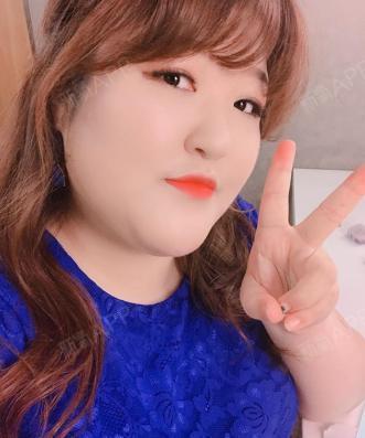 欧尼前两天a头型去理发店剪头发,跟发型师说我头型锅盖后面图片图片