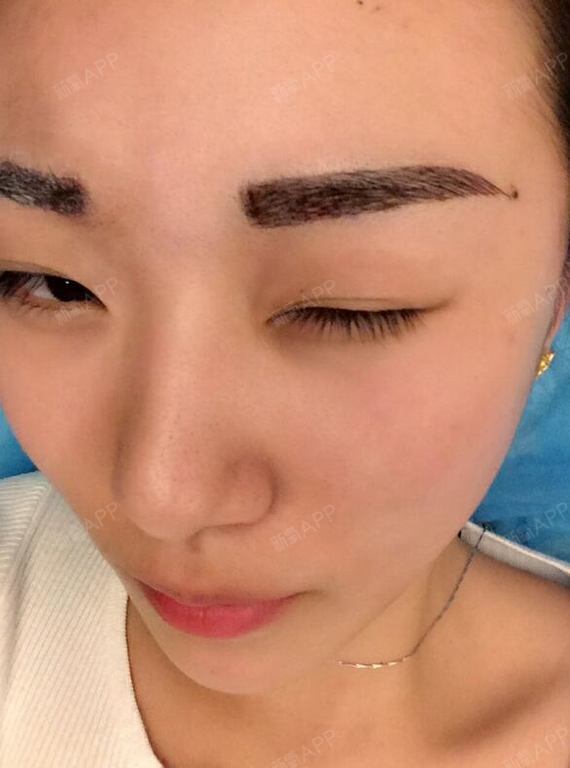 天是蓝色的水半永久纹眉第1天美丽日记