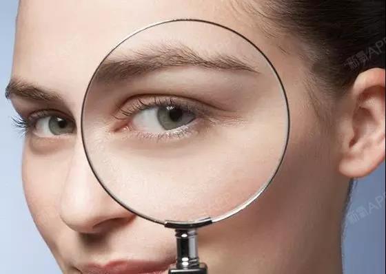 女性的皮肤细胞在25岁之后活性逐渐降低,而眼睛这个全身很繁忙的器官