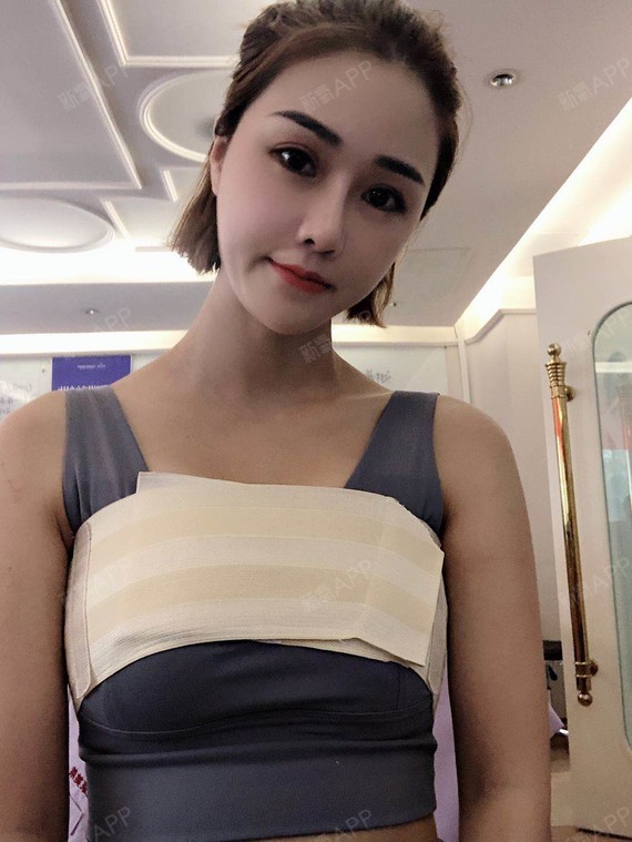 未来的大胸妹又来更新日记啦~~哈哈,哦错了,是等待恢复好了的大胸妹.