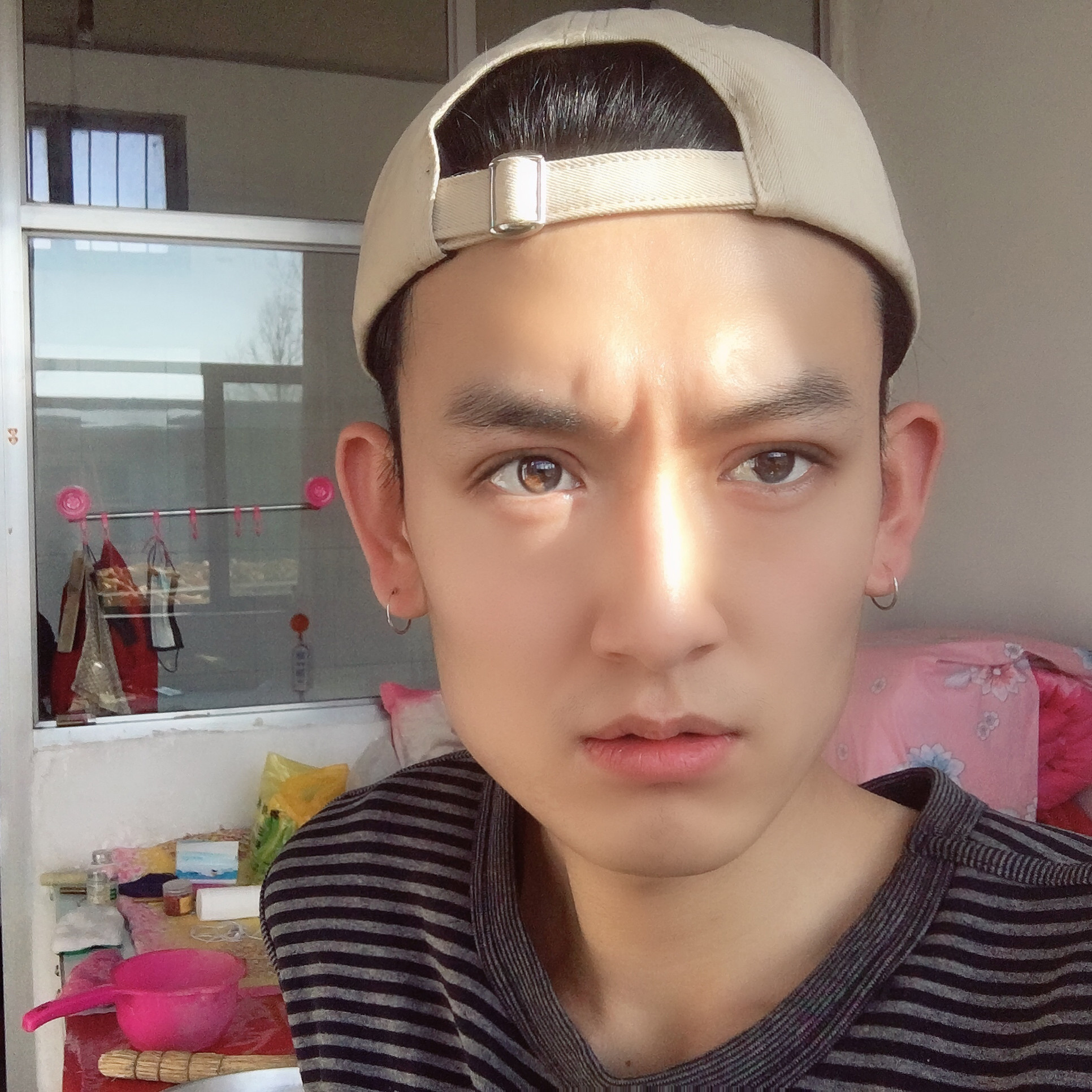 男生割双眼皮=娘娘腔那是没找对医生