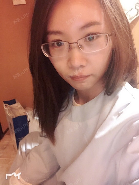 我是个高度近视,再加上戴隐形眼镜时间太长,视网膜太薄了,不能做激光