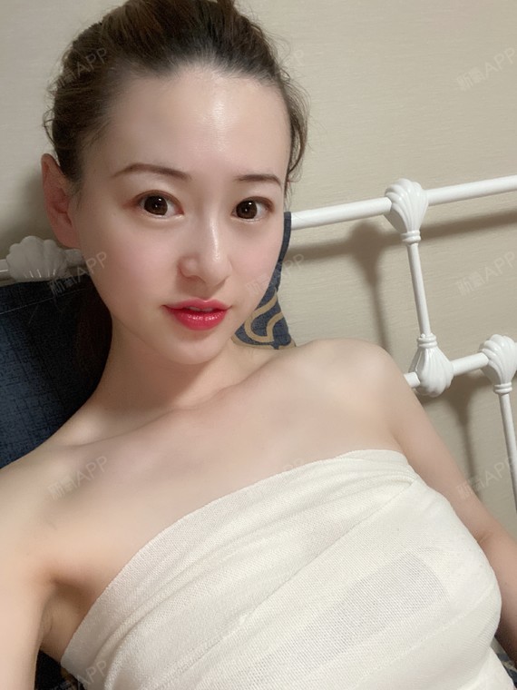 【傲诺拉假体隆胸小a→大c】术后第3天,纱布还缠着