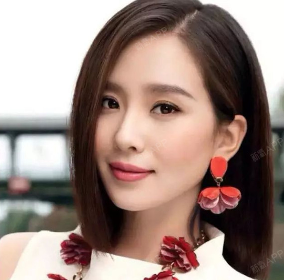 适合脸型:鹅蛋脸 脸型代表:刘亦菲,刘诗诗 双眼皮线与上眼睑线相距