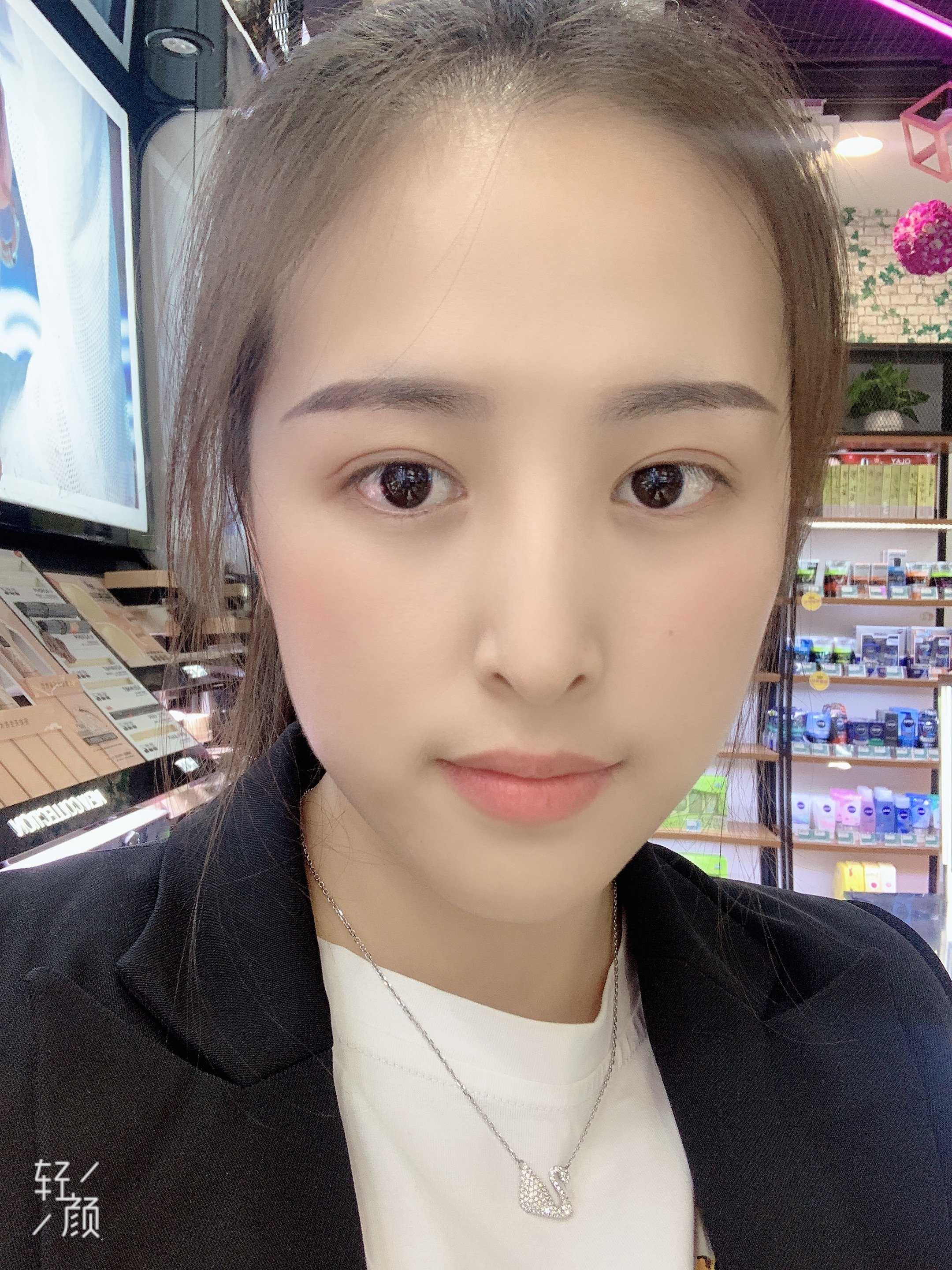 单眼皮 眼皮松弛下垂不够紧致,眼睛看起来无神