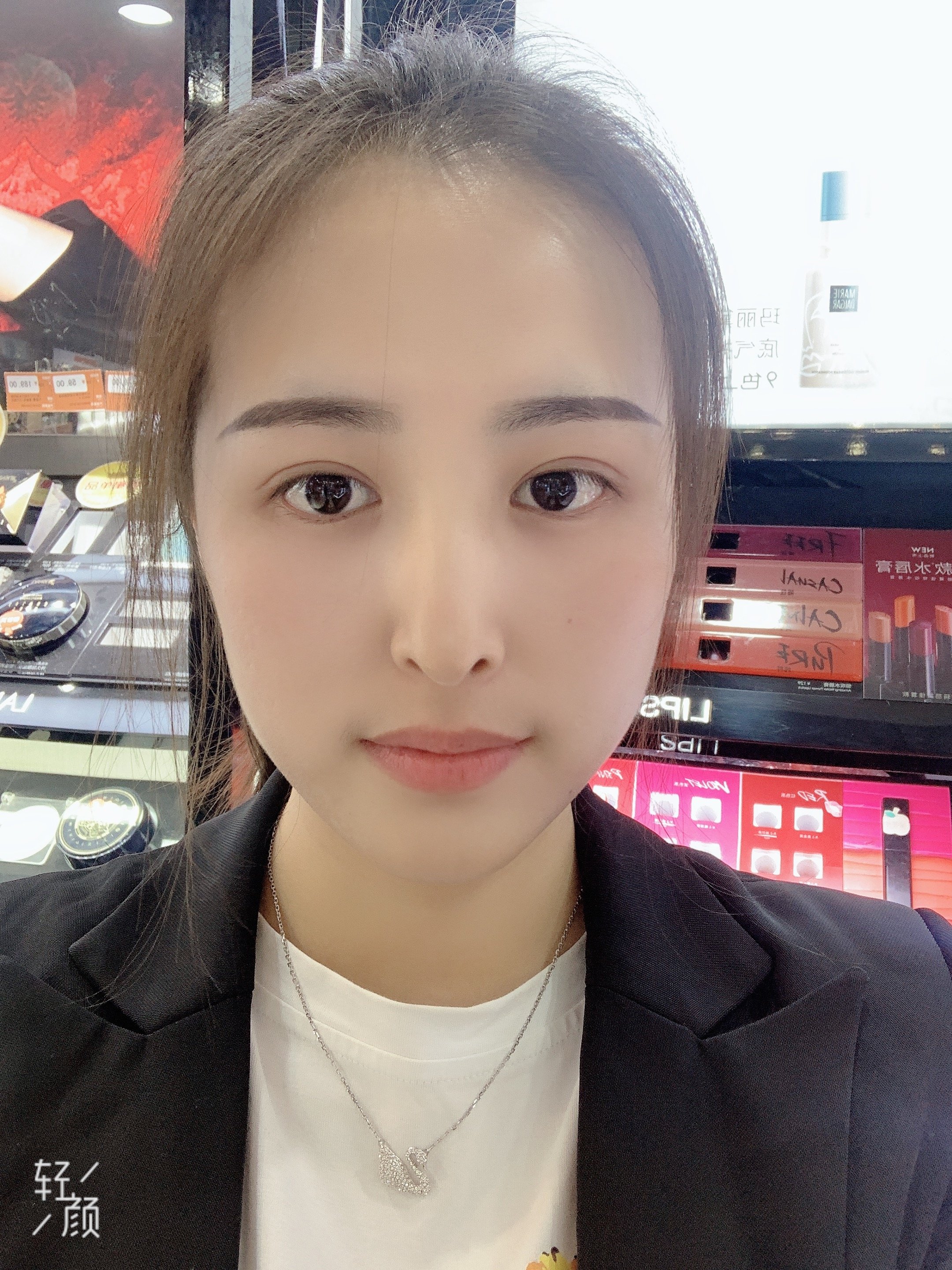 单眼皮 眼皮松弛下垂不够紧致,眼睛看起来无神