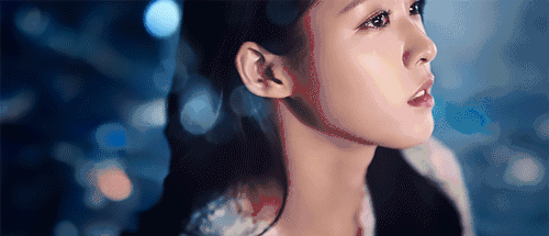 对我来说,自己的五官还可以,但双下巴和嘴角赘肉这两个现象让我