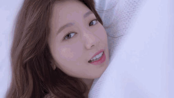 肉肉的朴信惠,她会一瞬间成为女神的秘密,就是回头一露额,估计就是