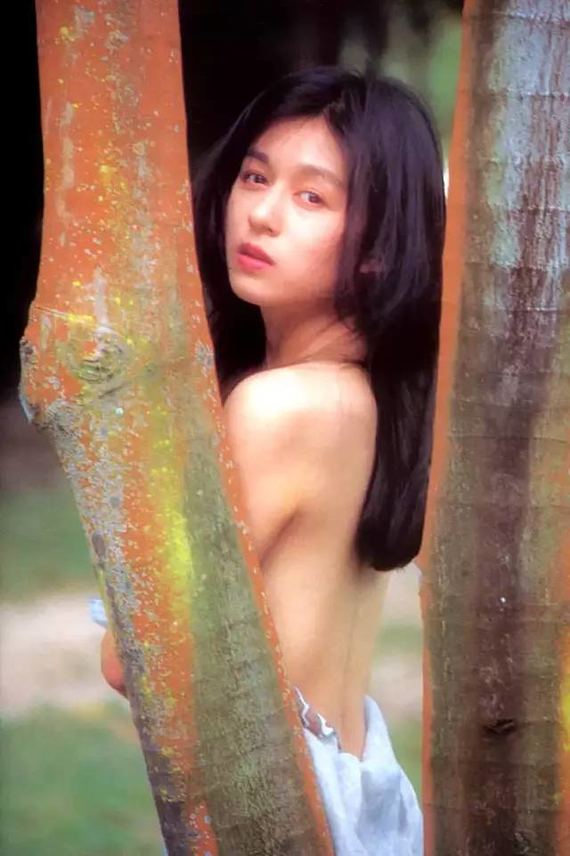 (1966年出生于日本大阪,巨蟹座,演员) 青山知可子,听名字是一番清远