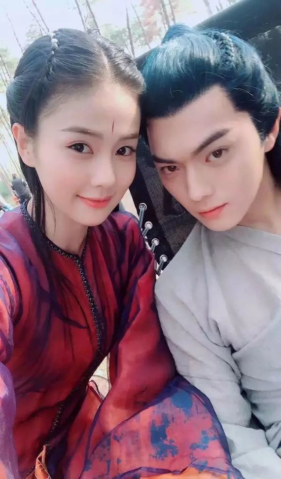 都被八卦记者拍到许凯在白鹿家过夜的照片了