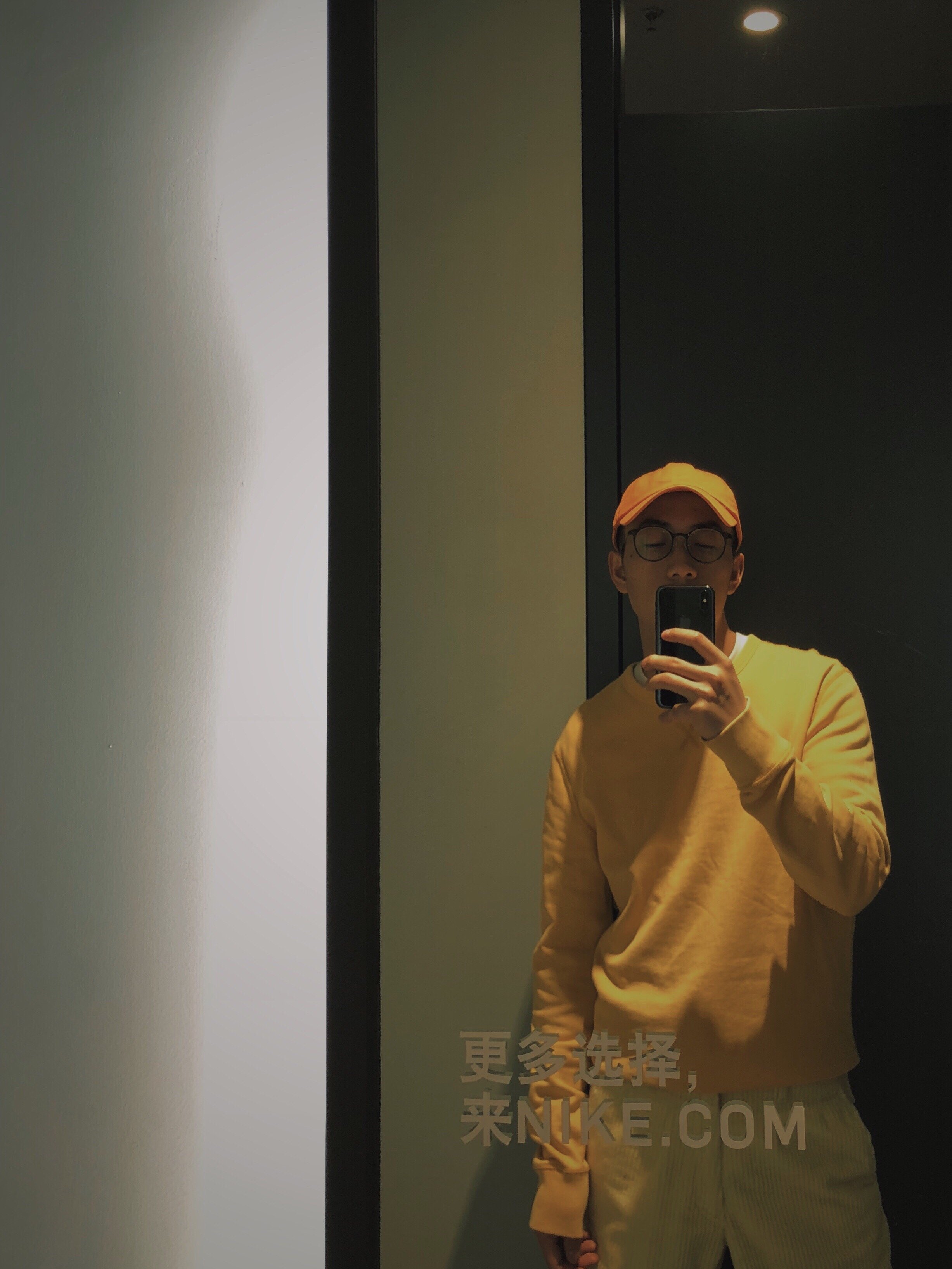 对镜自拍我超美#不放过任何一块镜子,试_圈子-新氧
