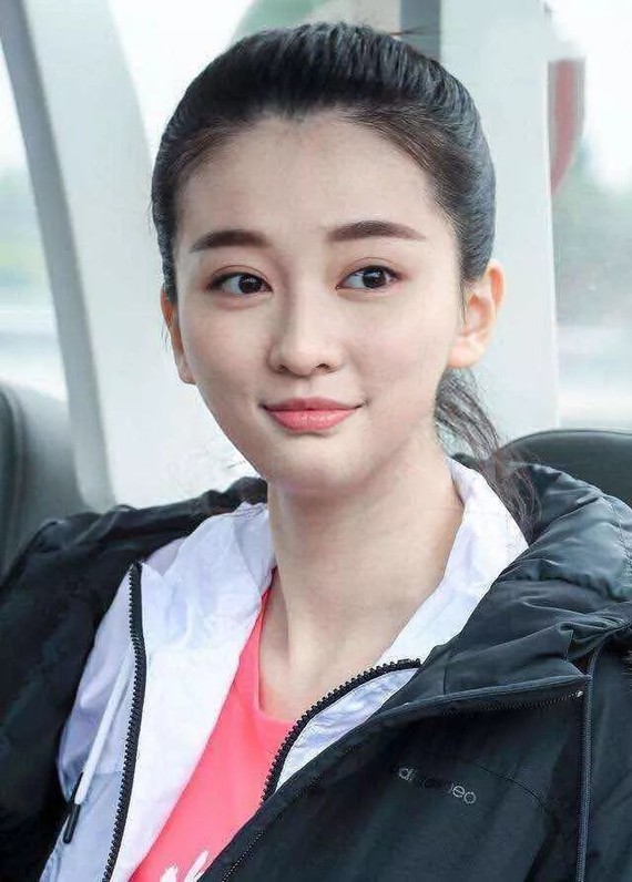 #帮邻家女乔欣变身大美人#她本人面部软组织