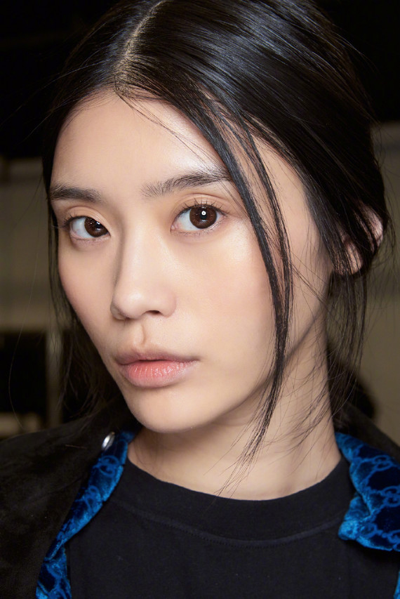奚梦瑶是怎样从高级的超模脸变成元气少女脸?