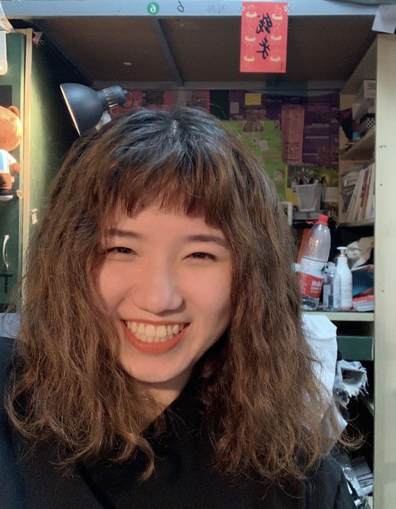 湖南辣妹子笑容可是鼻梁辣视频高性格甜吧反特征咬鲨鱼图片