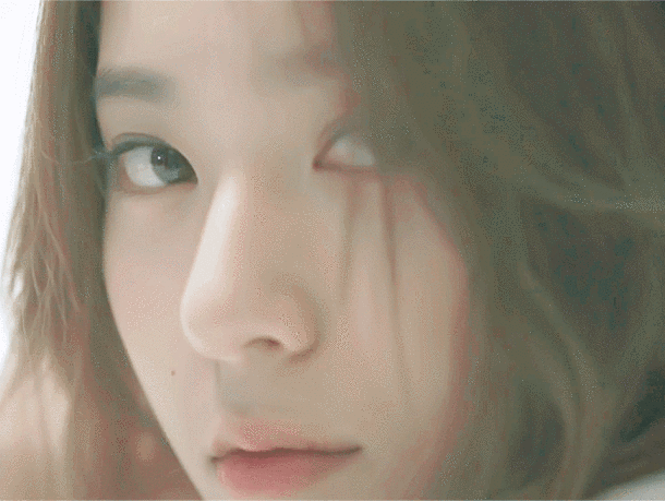 脸上有这4个特点的女生,是今年最受欢迎的长相!