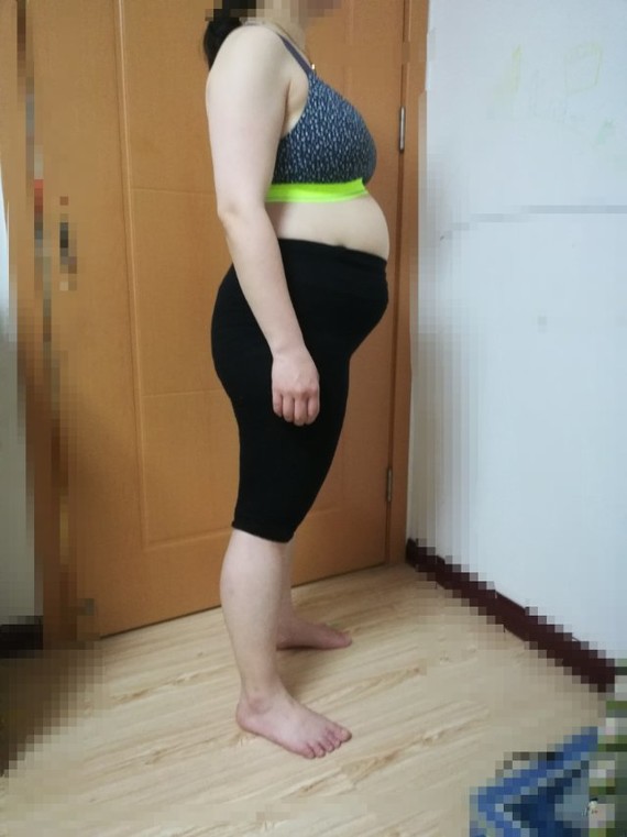 身高158cm,体重70kg