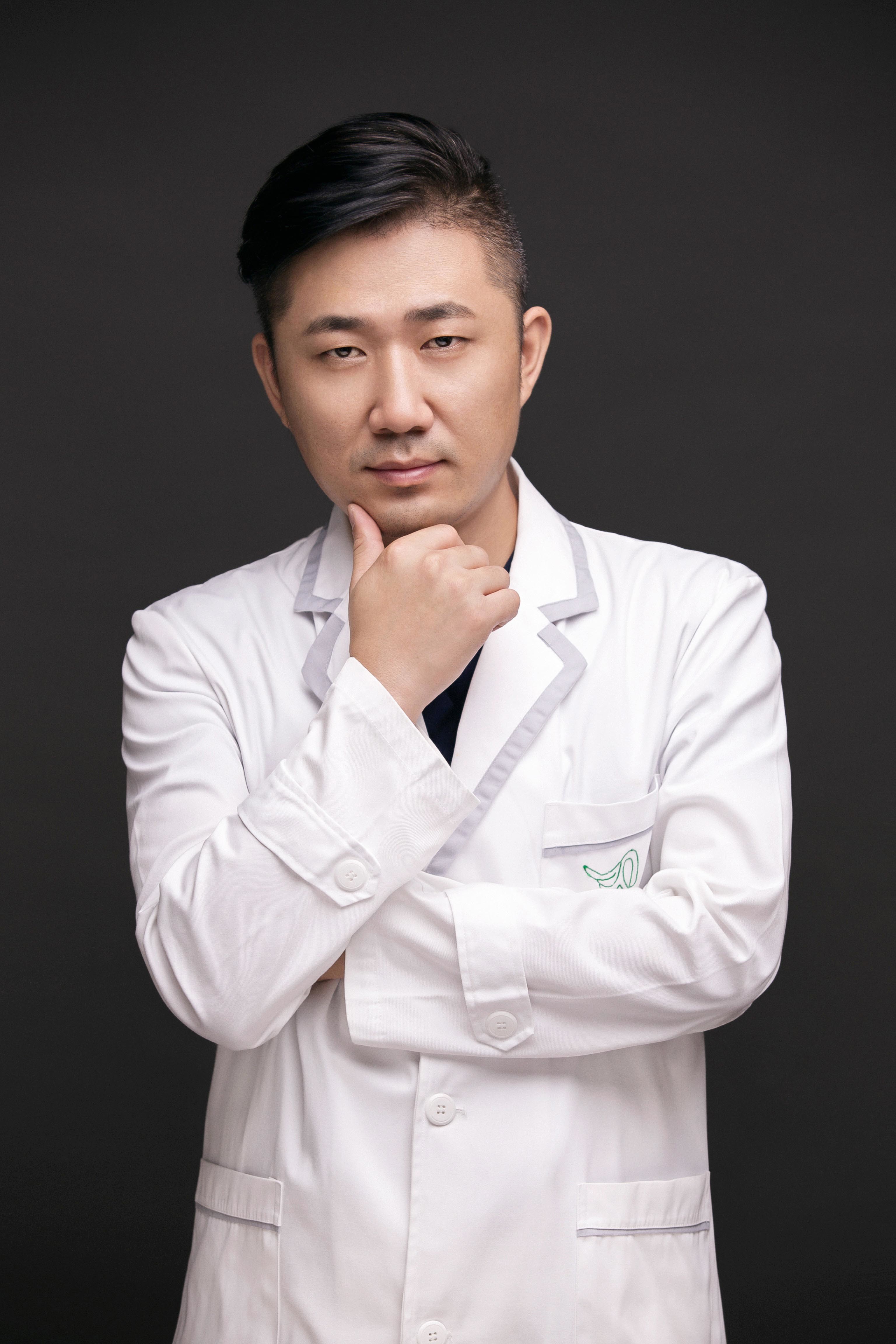 打了泪沟,苹果肌,鼻基底,总体感觉还是很不错的,玻_圈子-新氧美容整形