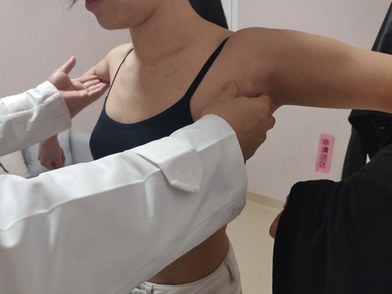 手术时长2 小时 术前照片术后照片报告亮点吸副乳 _圈子-新氧美容整形