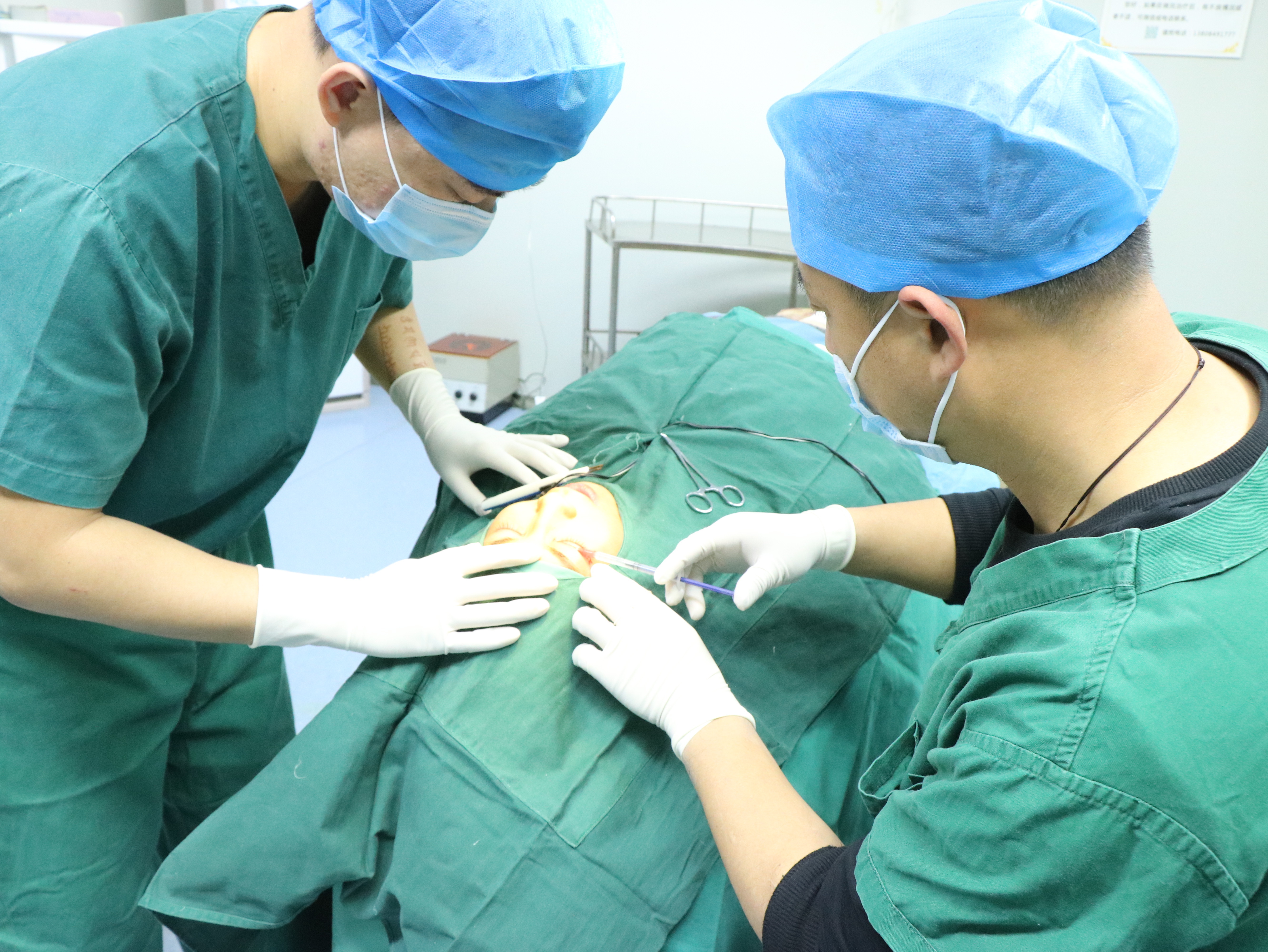 1m)局部浸润麻醉.