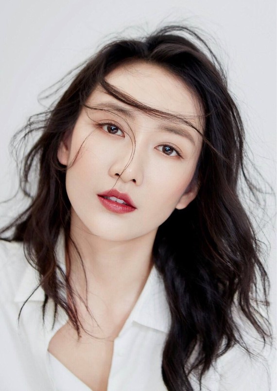 海鸥唇是指上唇唇峰明显,唇红缘上沿呈较大m型,下沿呈较小m型,嘴角