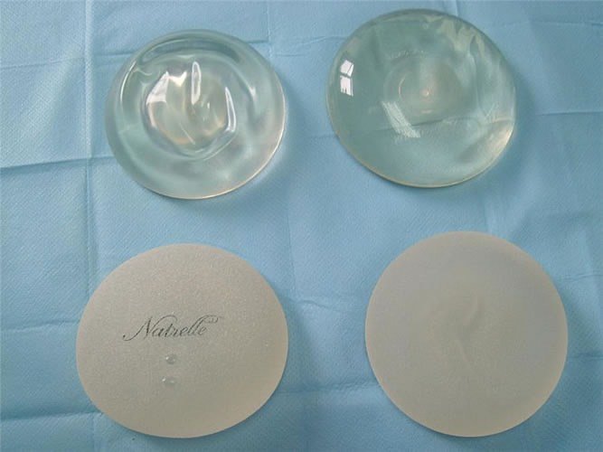 本人身高151cm体重39kg隆胸适合圆盘假体还是水滴形麦格和曼托哪个好