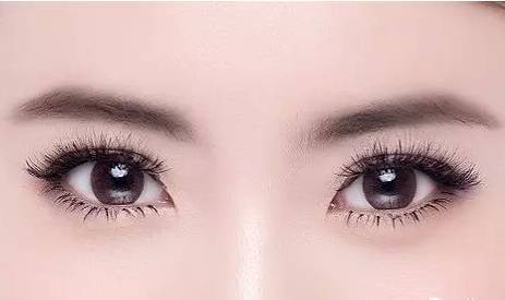 谁都希望自己的眼睛更大更好看,但是一味的要求将自己的双眼皮割宽