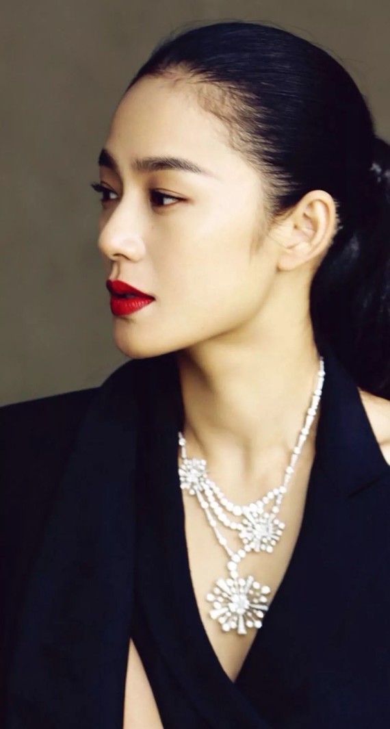 宝宝们,周末愉快~周韵这周登上了《嘉人》封面,又看_圈子-新氧美容