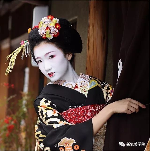 【新氧美学院(微信号:soyoung45_圈子-新氧美容整形