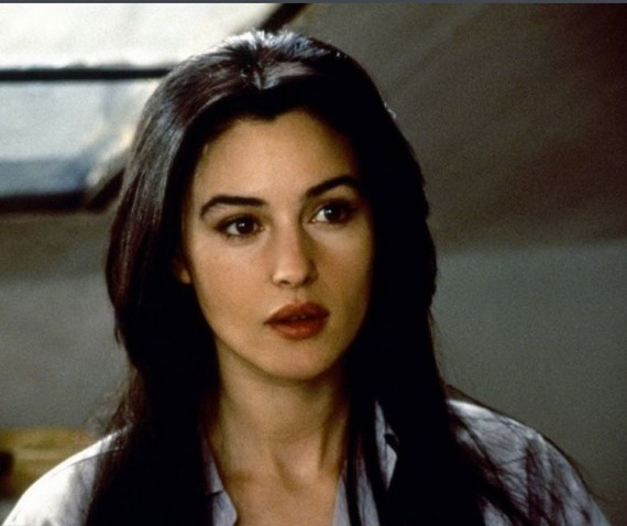 《非常公寓》里,清纯可人的lisa.无论在哪部电影,她都是行走的荷尔蒙.