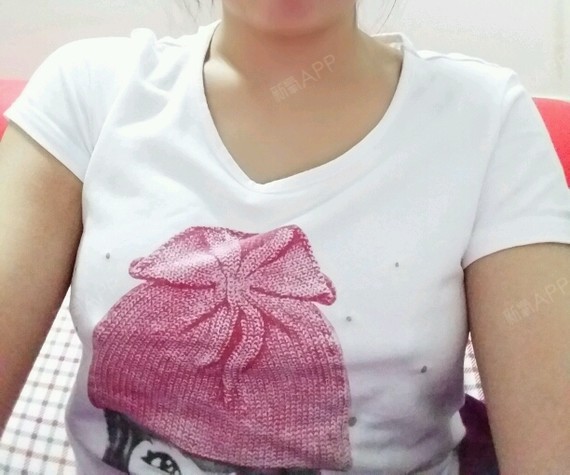 两胸还有点高低不一样,人体本身就不是完全对称的,可以忽略不计,期待