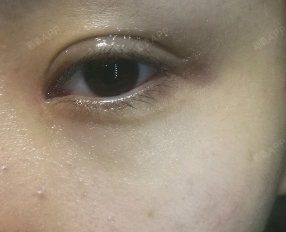 更新一波高清细节,闭眼痕迹还是很明显哟眼睛上油油的是擦了