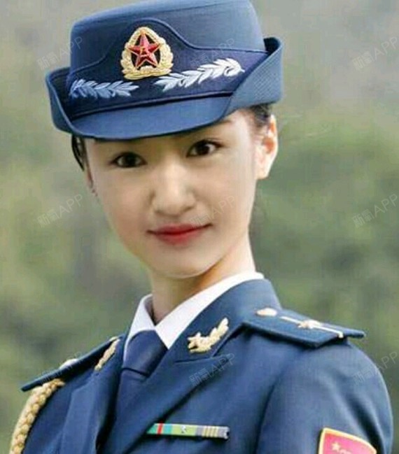 最近考驾照晒焦了,不敢轻易露脸吓大家