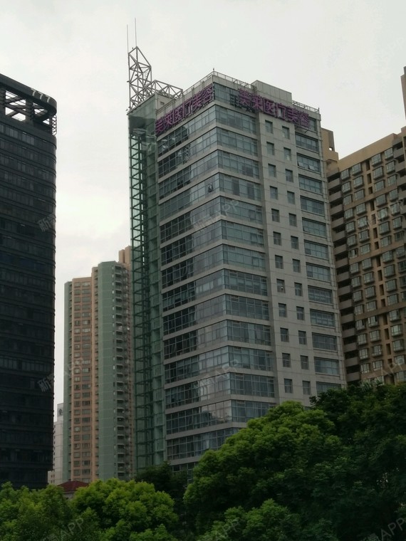 很开心在电视上看见了新氧,怀着一颗爱美的心下载了这_圈子-新氧美容