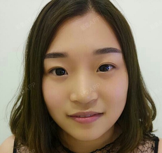 本人其实十分爱美,奈何不会化妆,更加不会画眉,终于