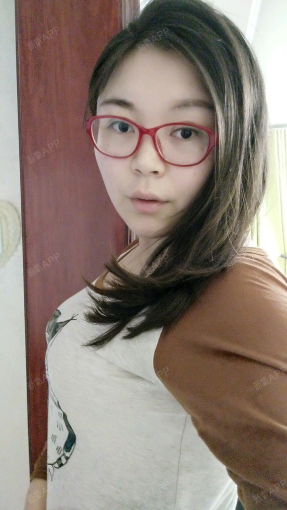 春暖花开衣服可以只穿一件t恤,哈哈做了之后皮肤好很多