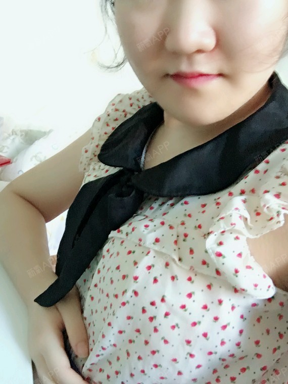 现在对胸部是一半高兴一般心塞,高兴的是比以前的时候_圈子-新氧美容