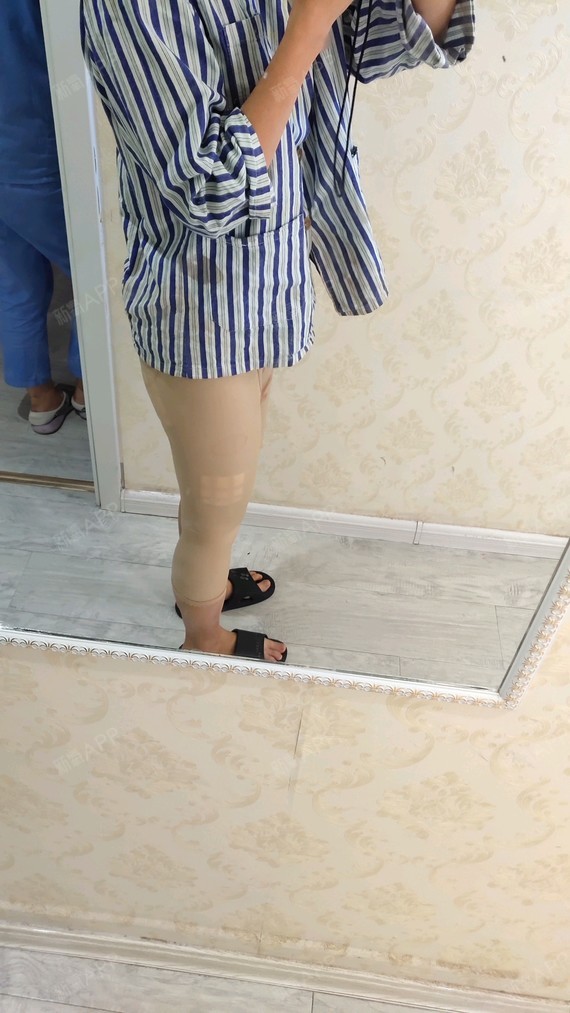 所以感觉好像并没有细太多,倒是躺着这张感觉腿直了不少呢