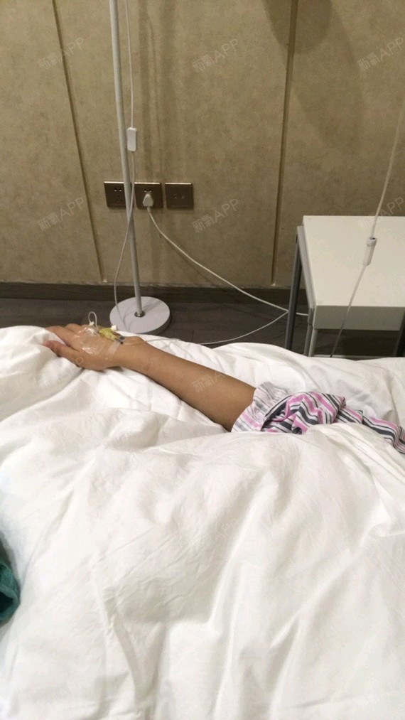 这时候无聊随便自拍几张照片,这种黑历史照片只能留存在于这里了,不能