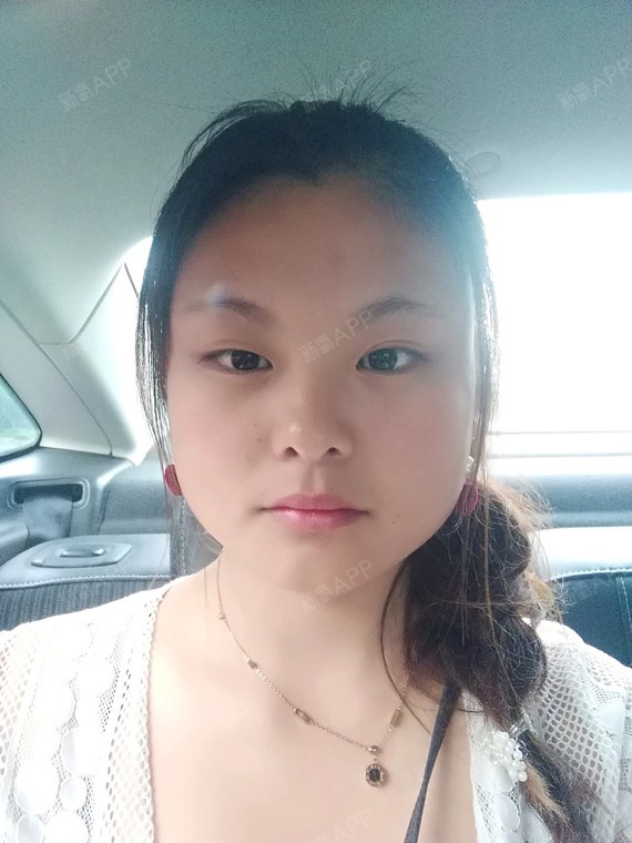 咬肌特别大,显得脸超级大